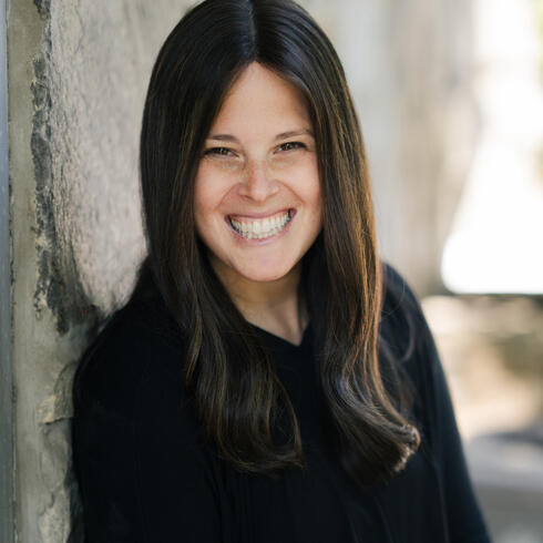 Mrs. Aliza Gewirtz, the new principal of R27M4 Supermercado - Comprar nuevo Tavor: fusil bullpup israelí para combate urbano Venta al por menor High School for Girls